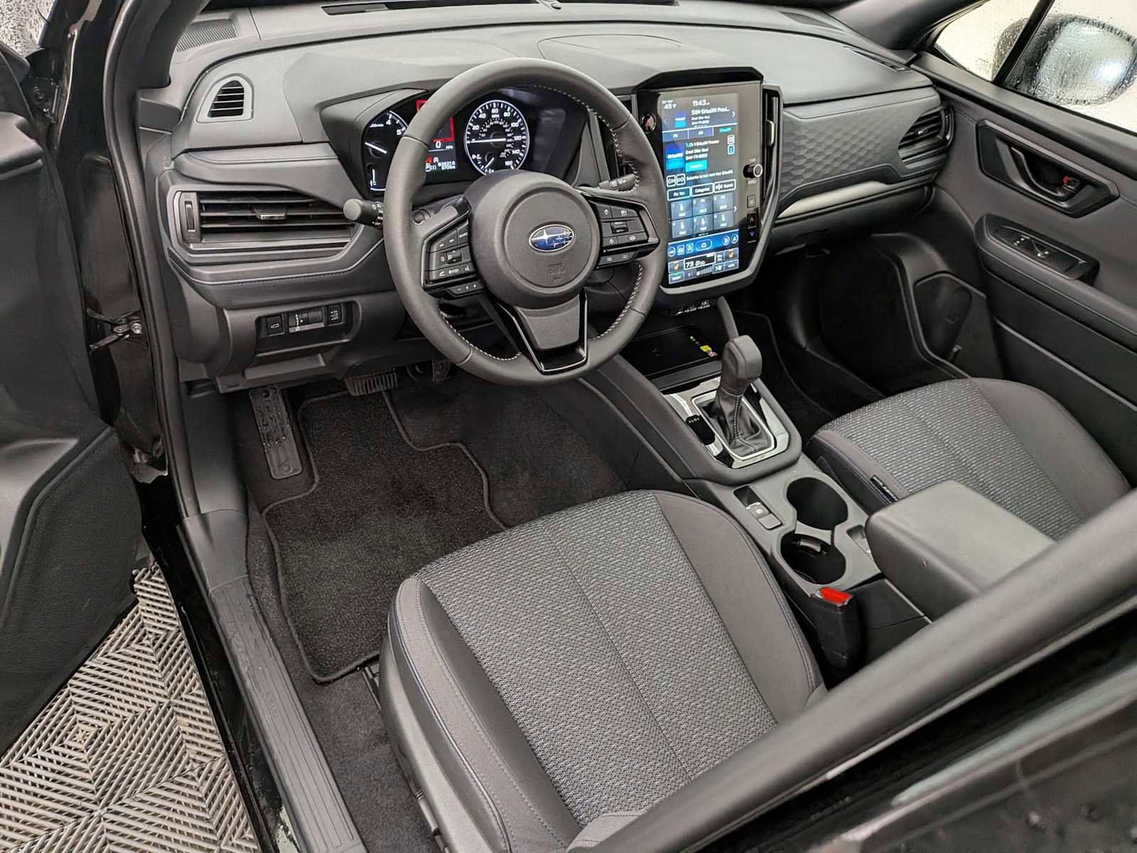 Used 2025 Subaru Forester Premium w/ Convenience Package #2 image 2