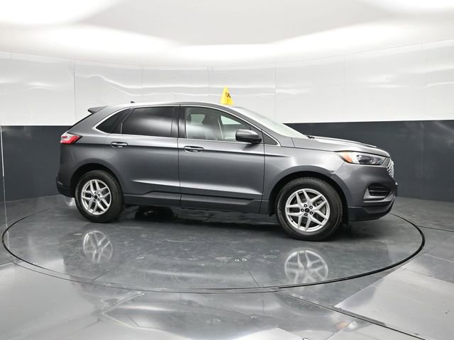 Used 2024 Ford Edge SEL AWD/4WD image 3