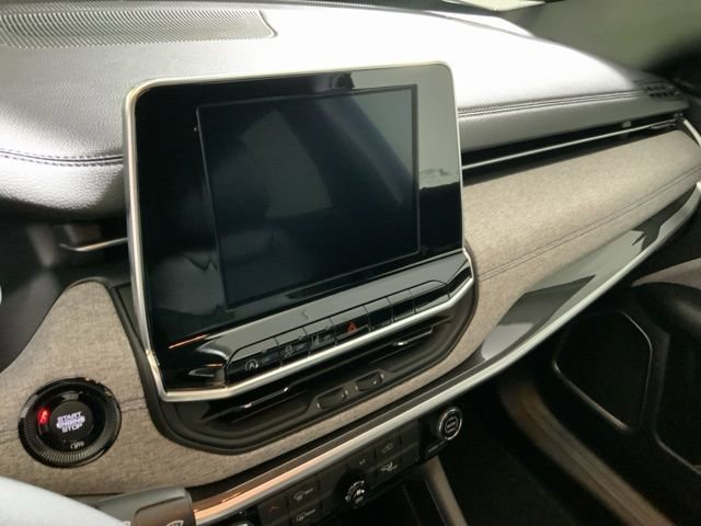 Used 2026 Jeep Compass Latitude image 21