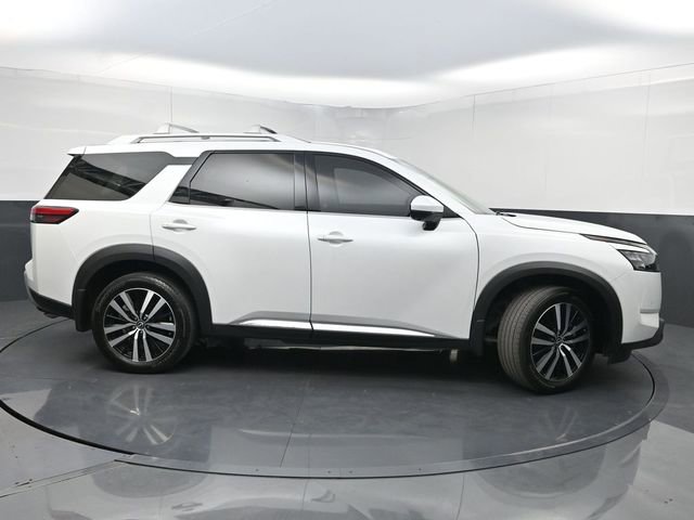 Used 2025 Nissan Pathfinder Platinum w/ Cargo Package FWD image 2