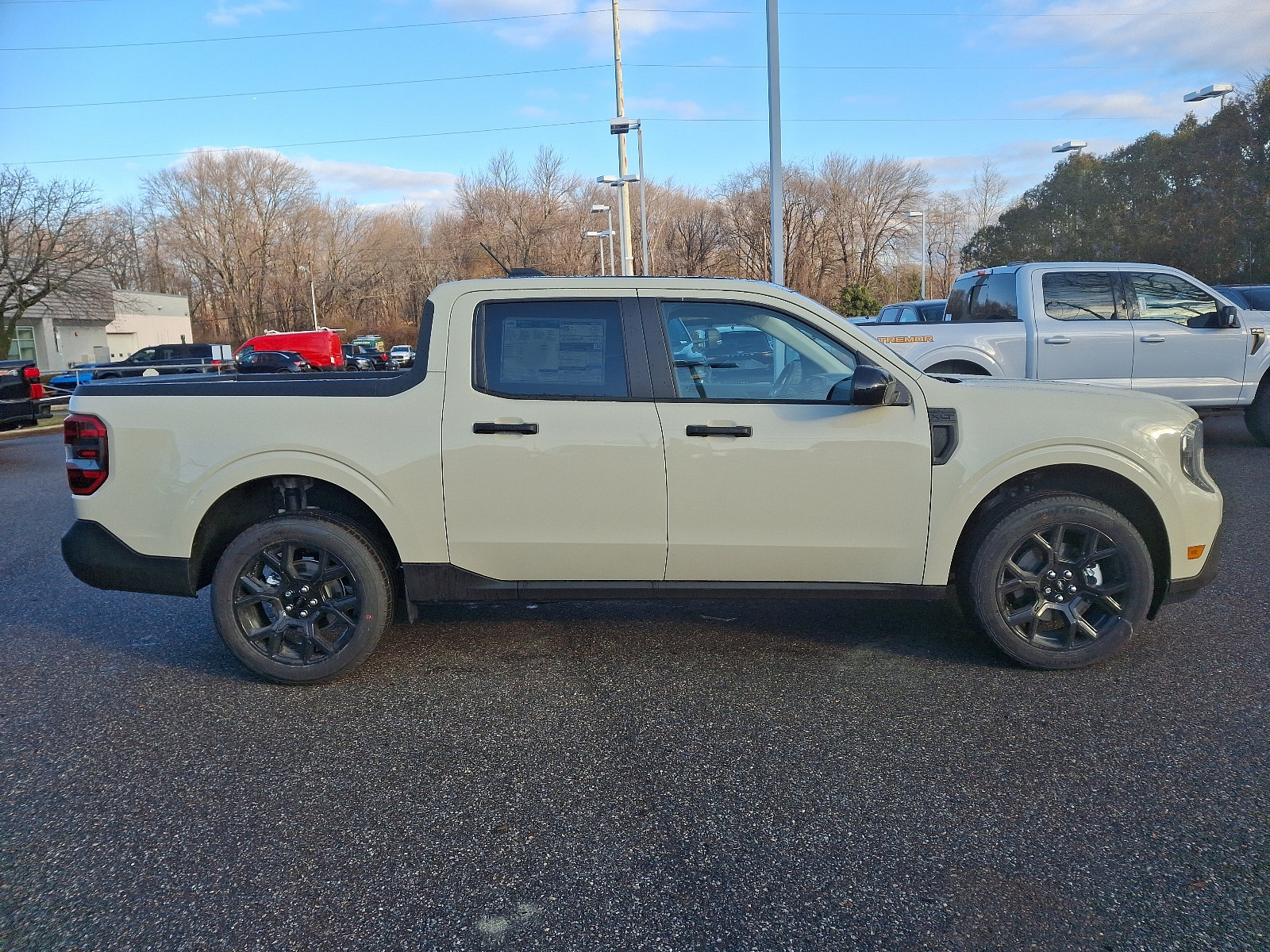 New 2025 Ford Maverick XLT w/ XLT Luxury Package AWD/4WD image 8