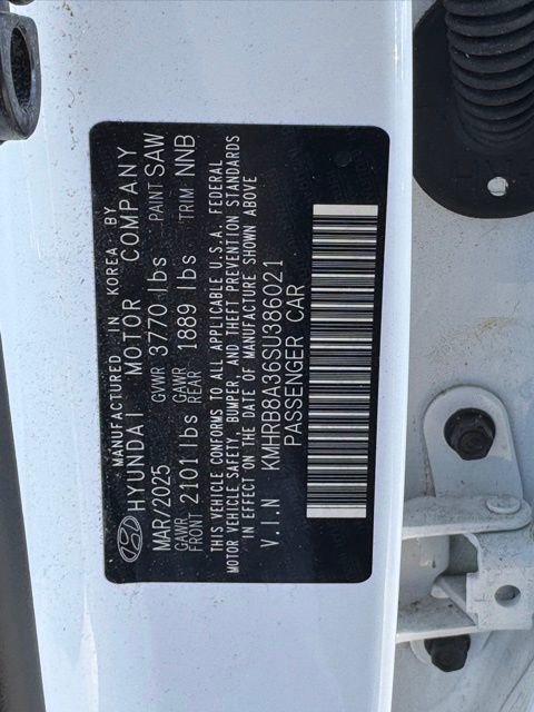 Used 2025 Hyundai Venue SE image 16