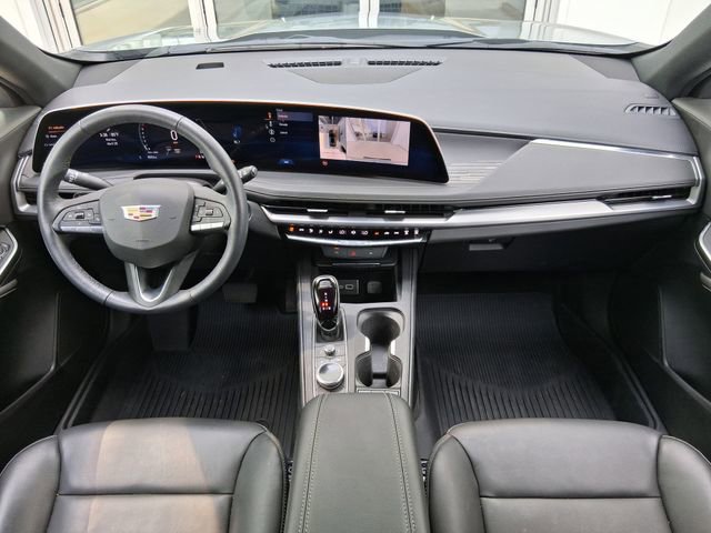 Used 2025 Cadillac XT4 Premium Luxury w/ LPO, Floor Liner Package FWD image 9