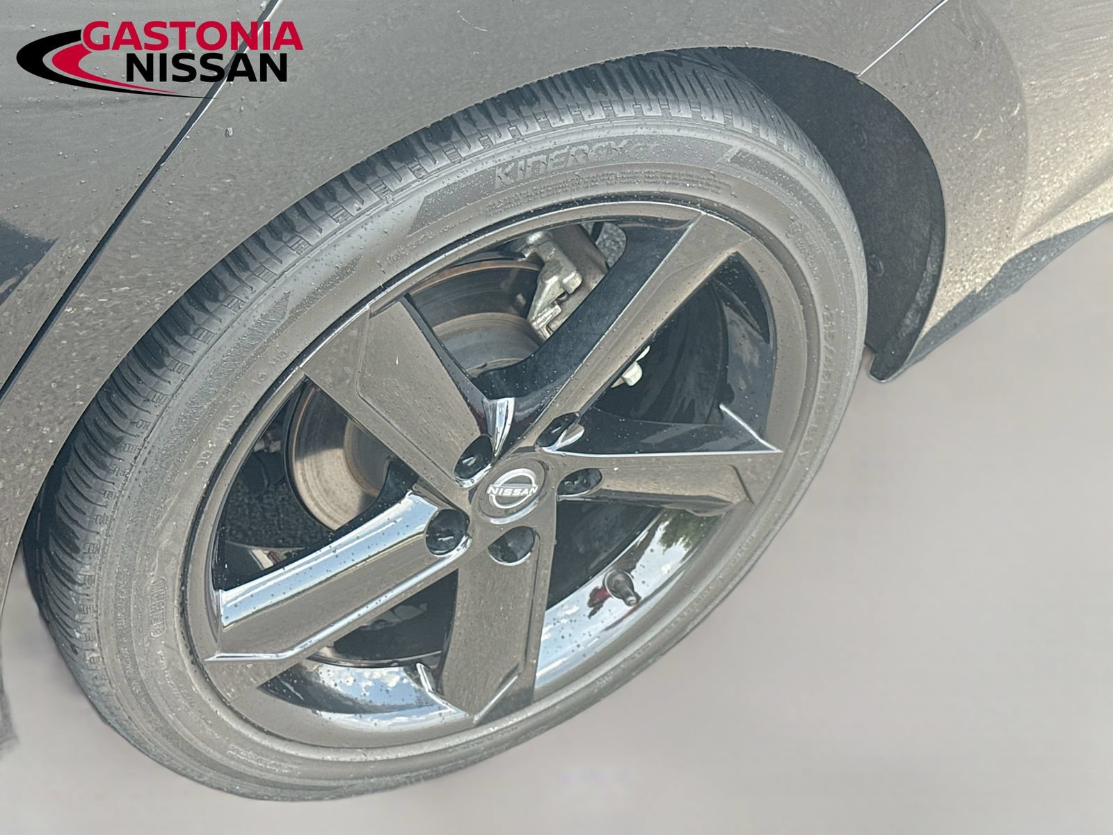 Used 2025 Nissan Sentra SR FWD image 23