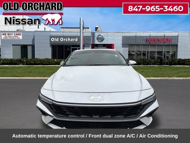 Used 2025 Hyundai Elantra Limited FWD image 2