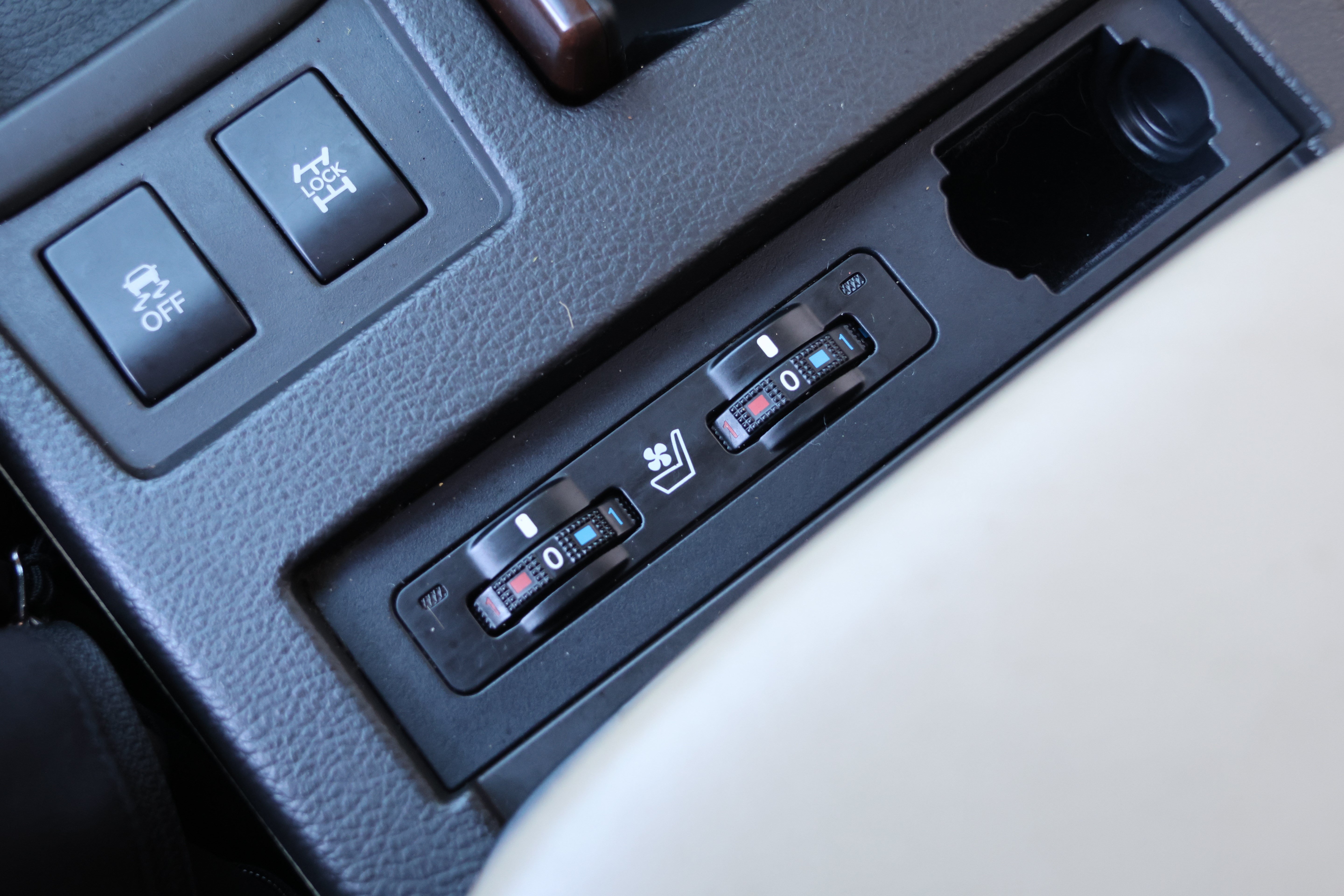 Used 2013 Lexus RX 350 AWD w/ Premium Pkg image 27