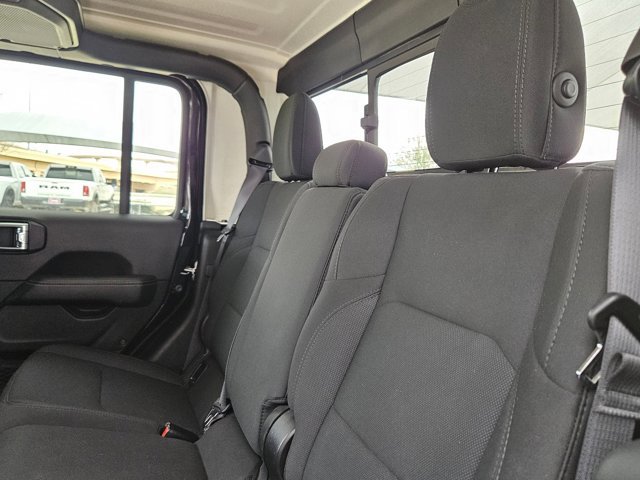 Used 2021 Jeep Gladiator Overland image 21