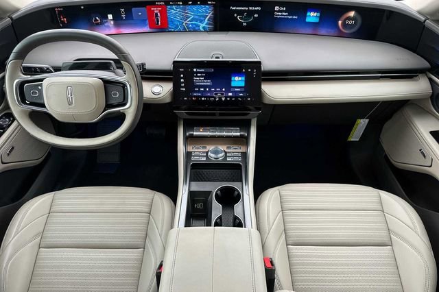 Used 2024 Lincoln Nautilus Reserve w/ Equipment Group 202A image 5