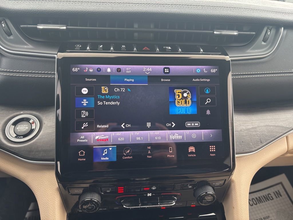 Used 2023 Jeep Grand Cherokee Limited AWD/4WD image 14