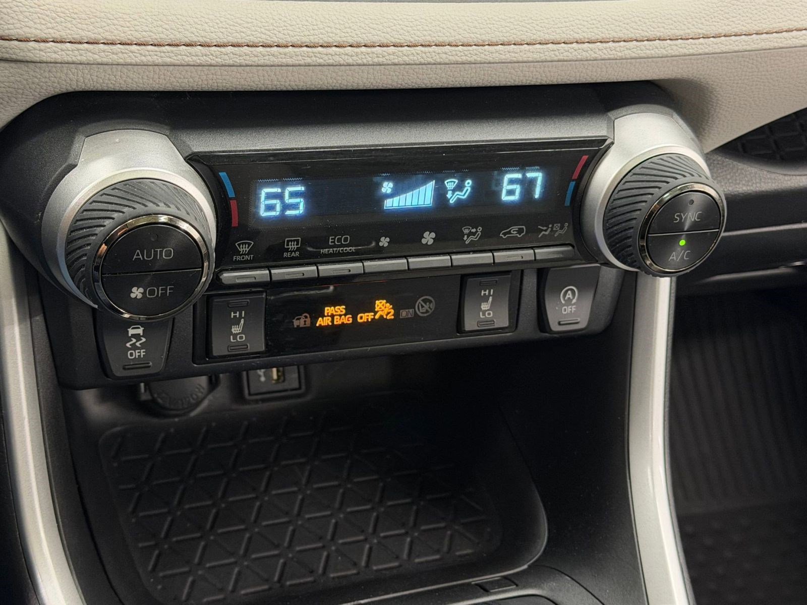 Used 2023 Toyota RAV4 XLE Premium FWD image 28