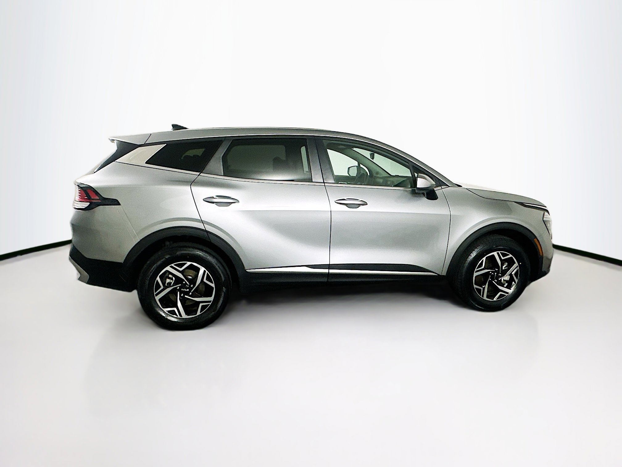 Used 2025 Kia Sportage LX image 10