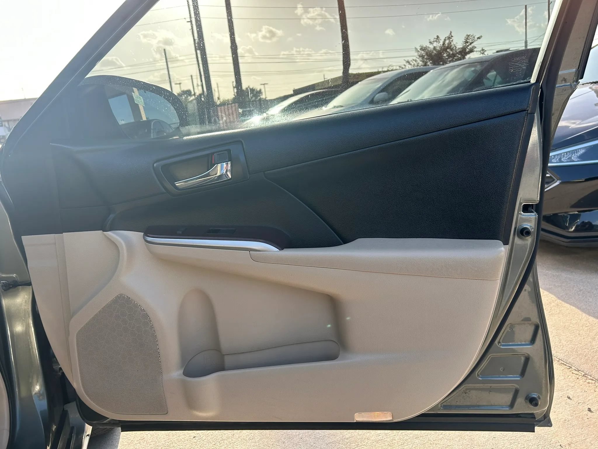 Used 2013 Toyota Camry XLE FWD image 16