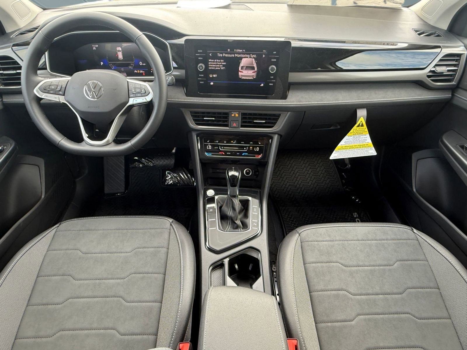 New 2026 Volkswagen Taos SE image 14