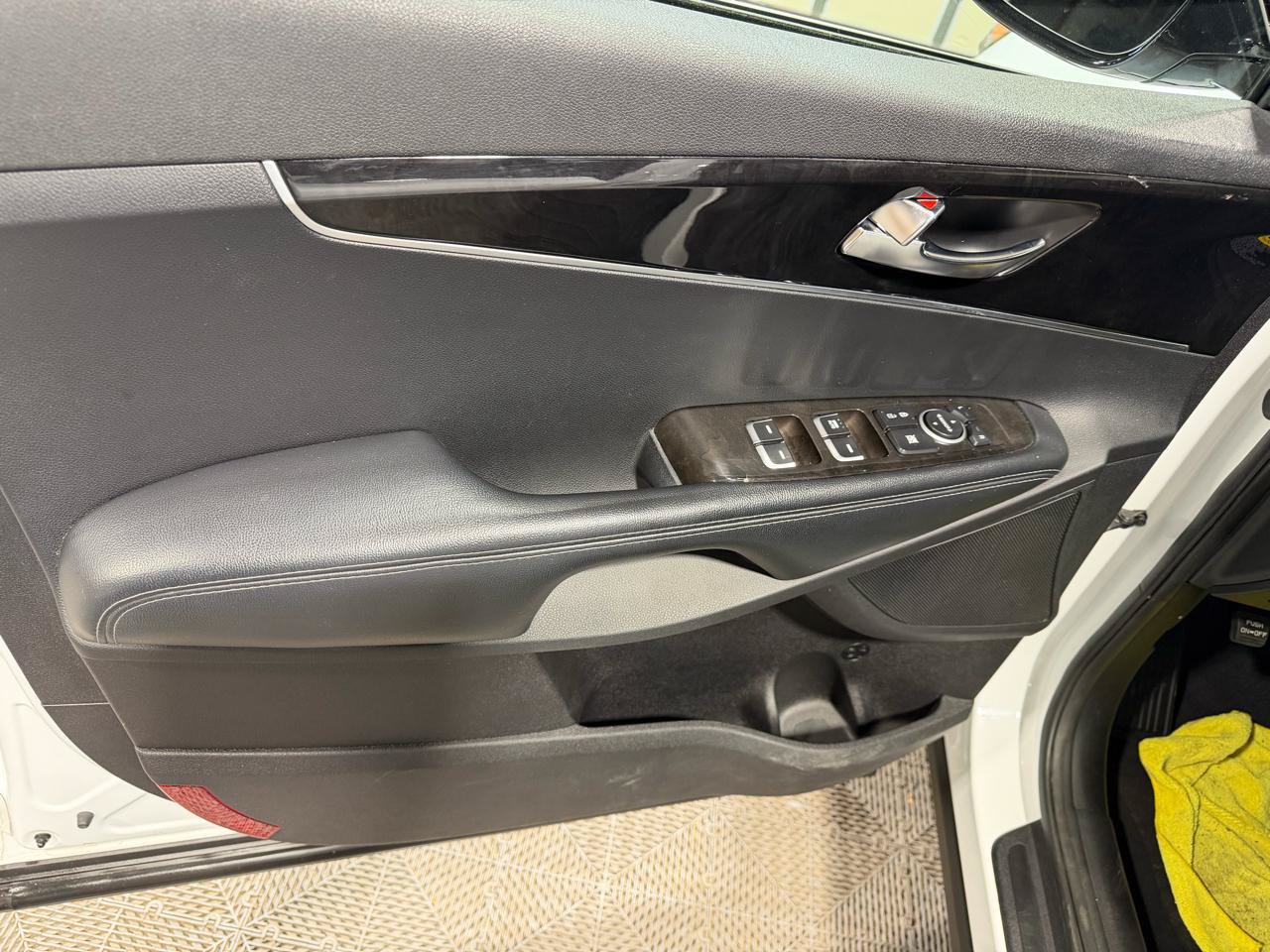 Used 2018 Kia Sorento LX AWD/4WD image 24
