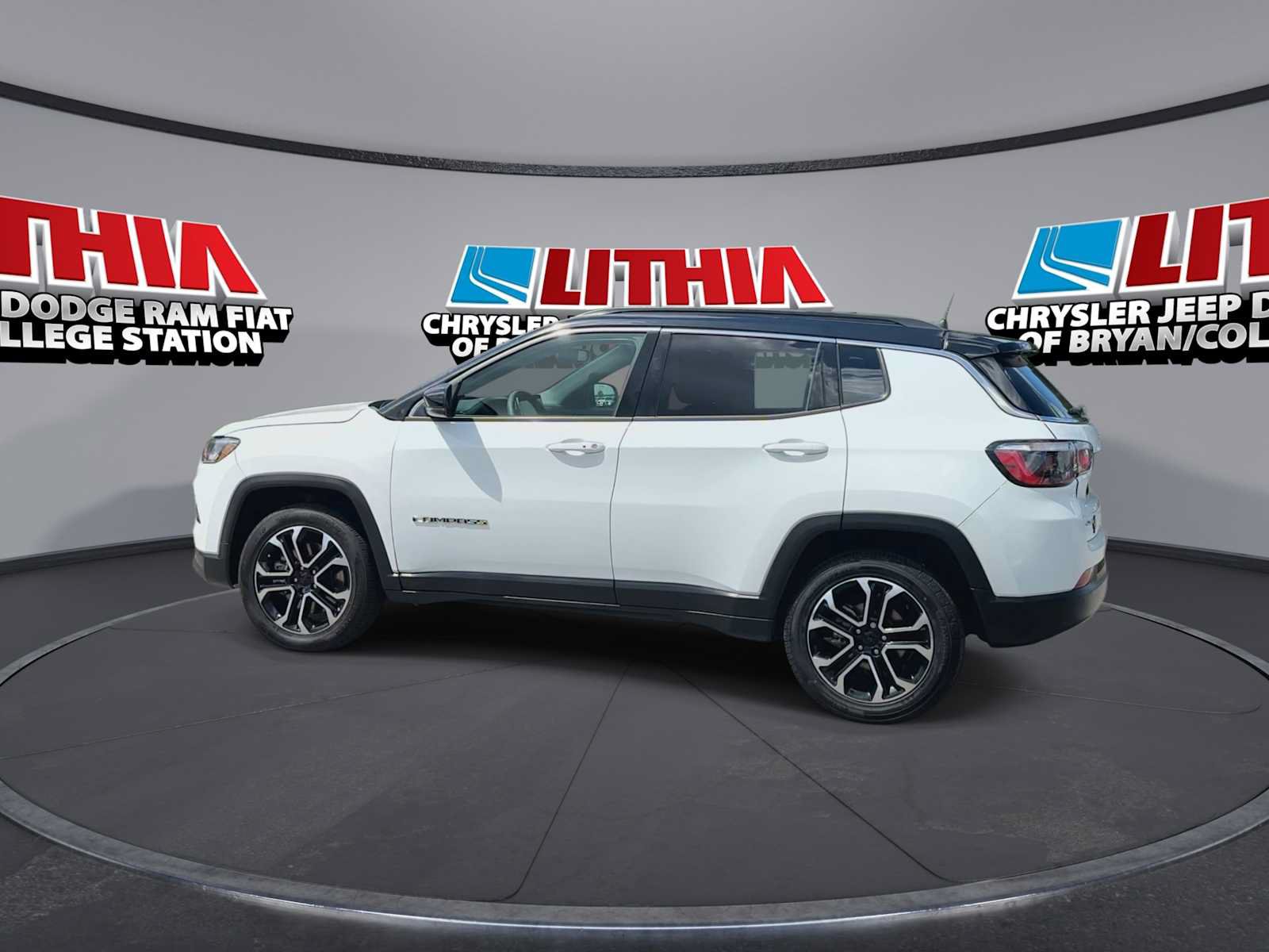 Used 2023 Jeep Compass Limited AWD/4WD image 5