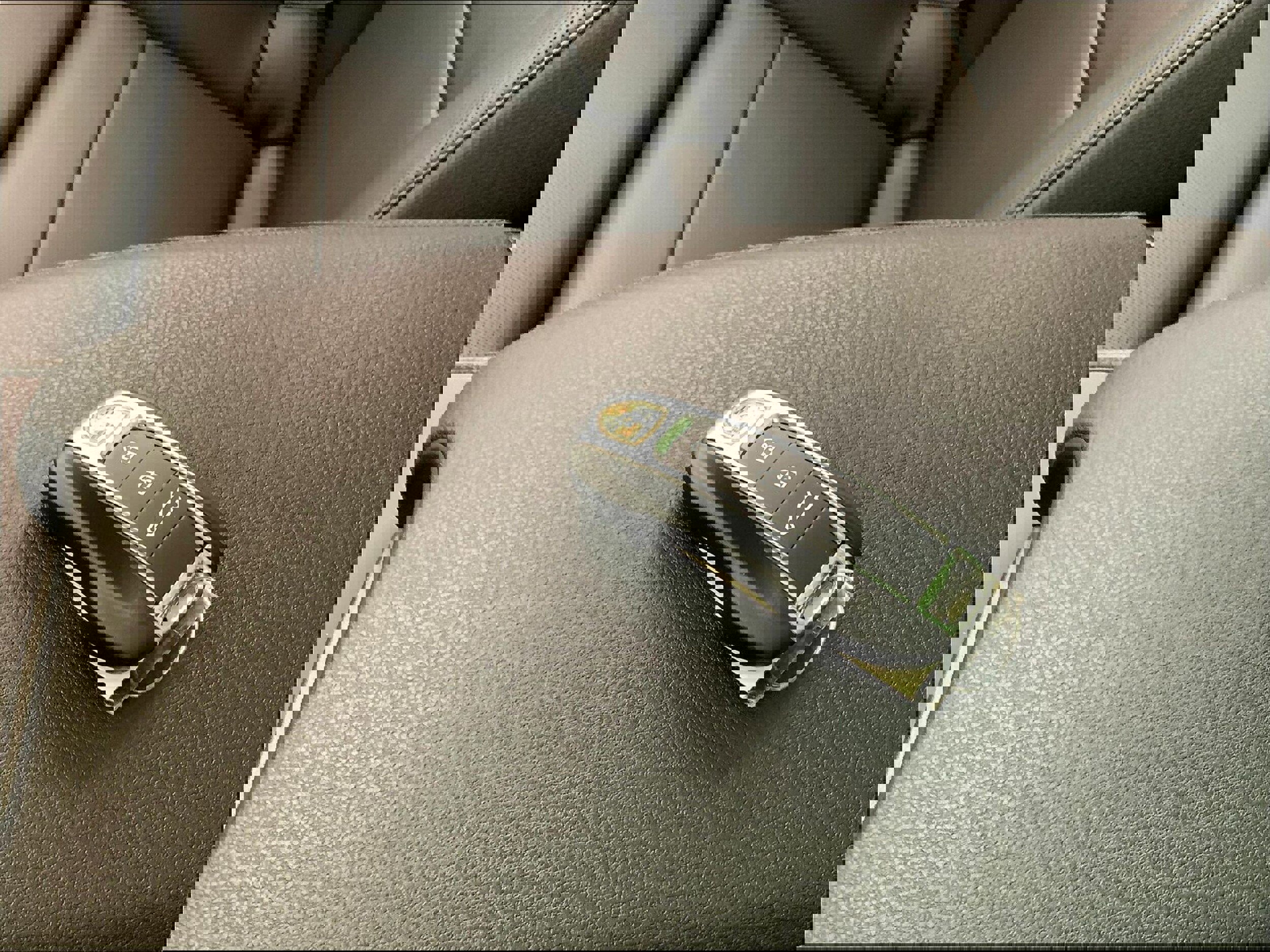 New 2025 Porsche Cayenne image 30