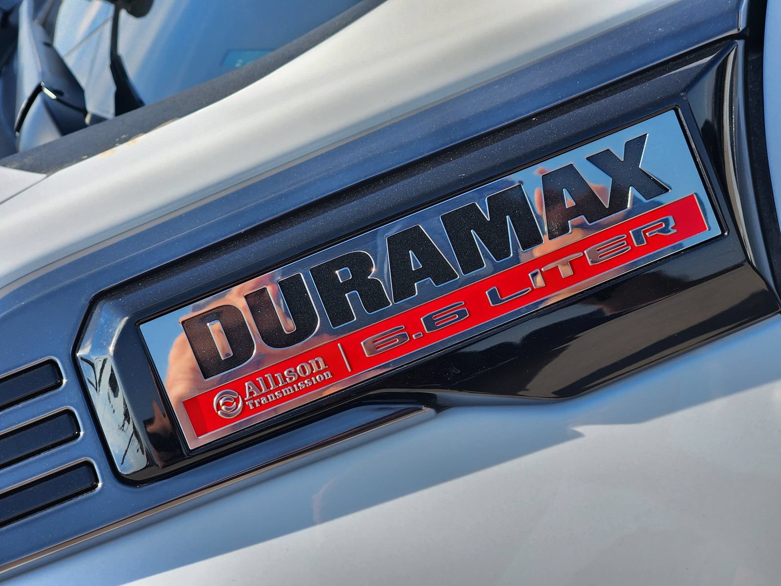 Used 2025 GMC Sierra 2500 AT4 w/ AT4 Premium Plus Package AWD/4WD image 11