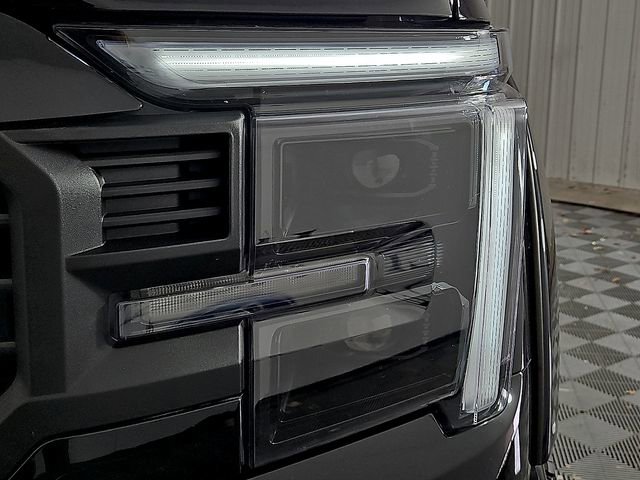 Used 2025 Ford F150 Lariat w/ Equipment Group 501A Mid image 10