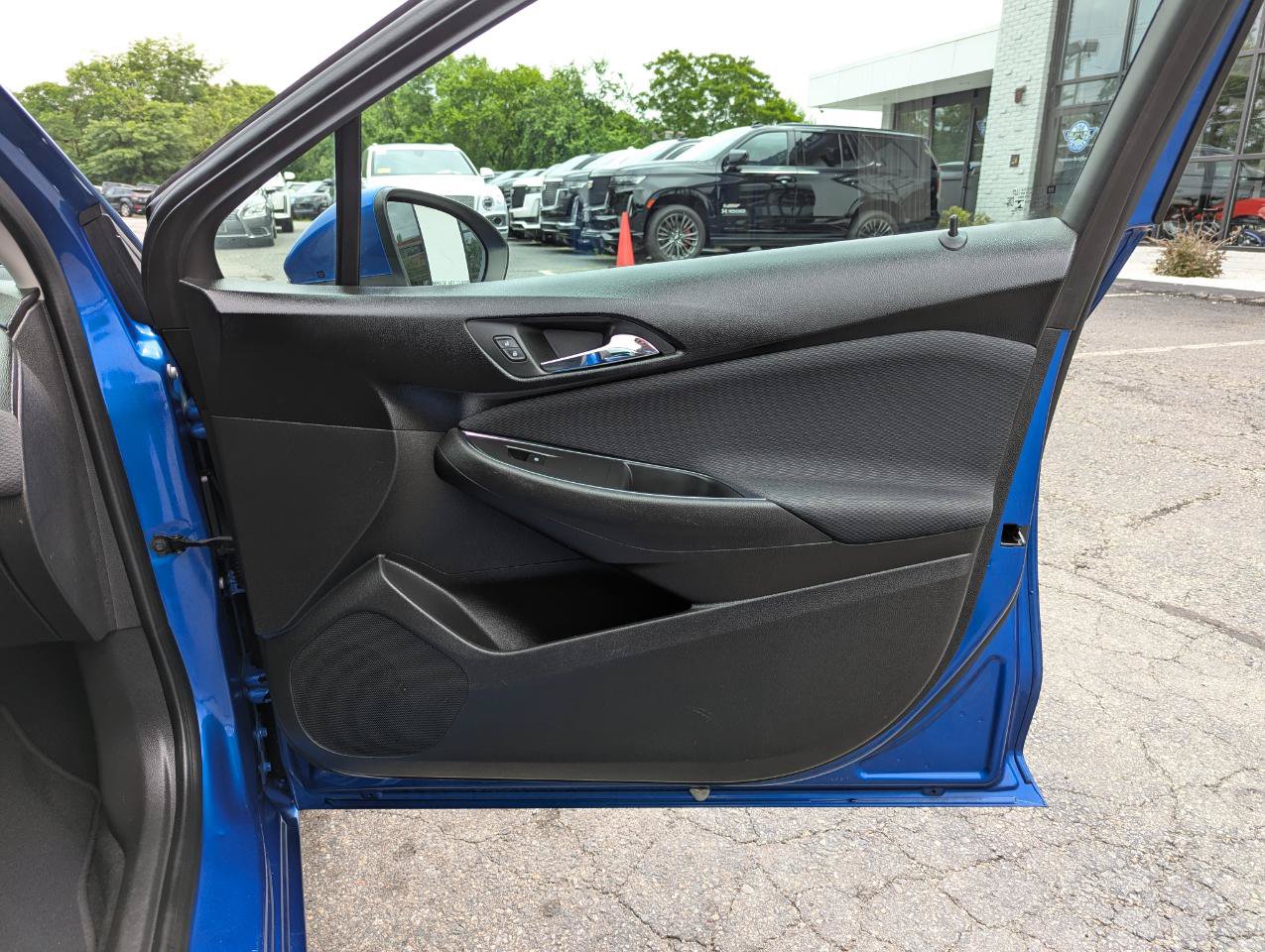 Used 2018 Chevrolet Cruze LT FWD image 28
