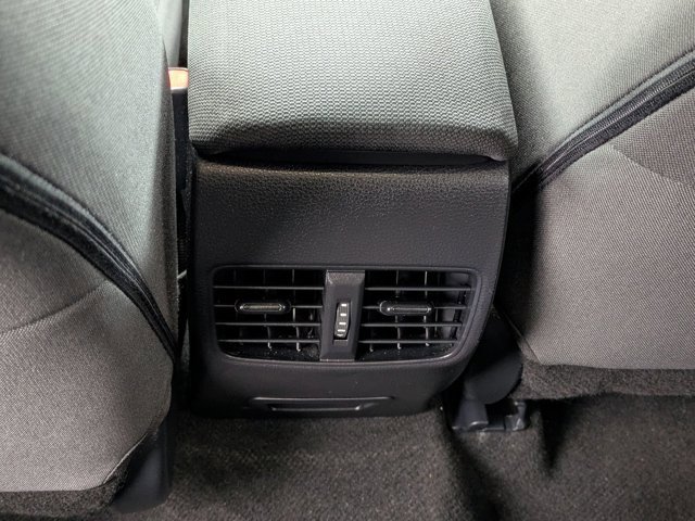 Used 2025 Toyota Corolla Cross LE image 16