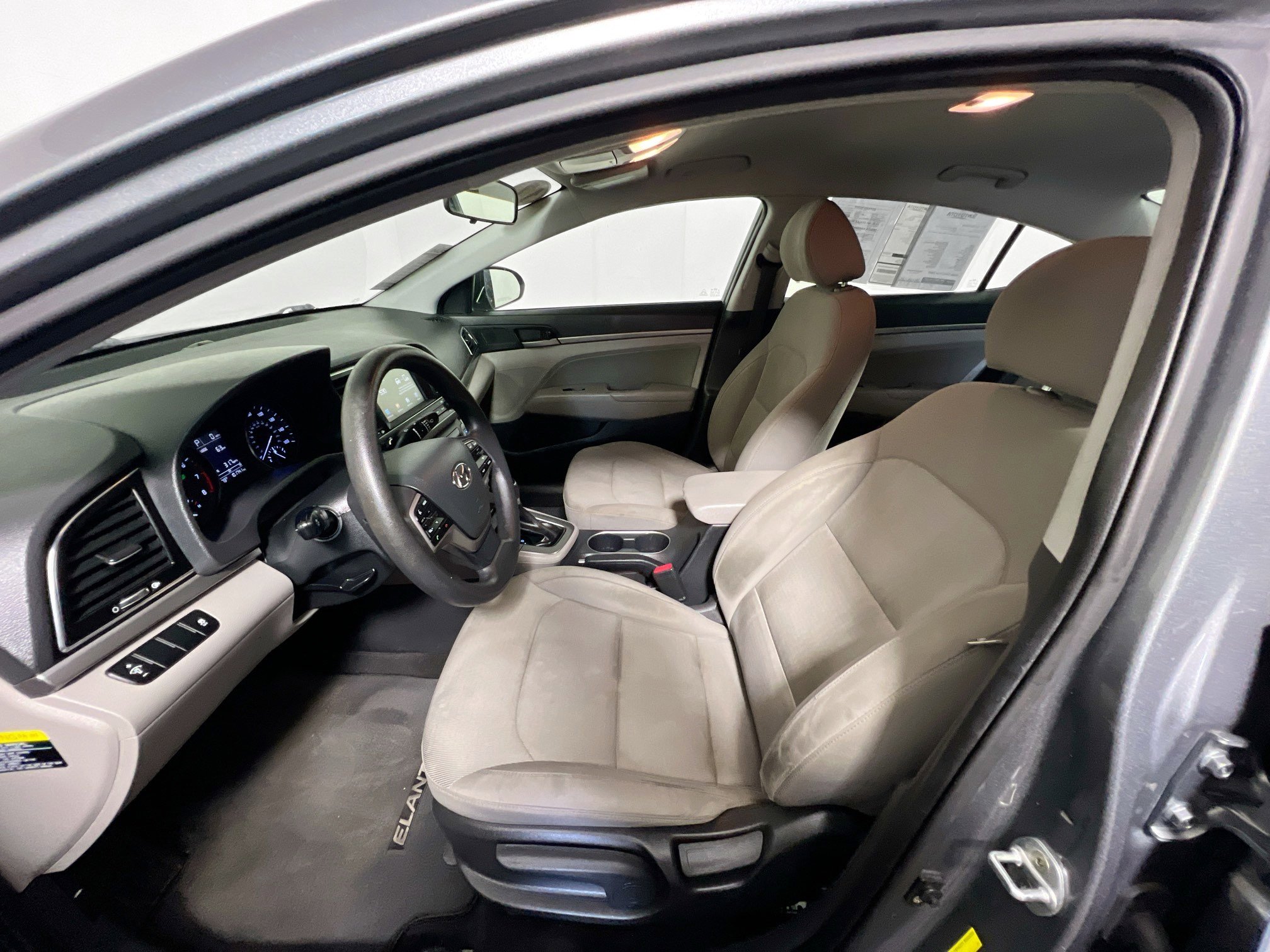 Used 2017 Hyundai Elantra SE image 14