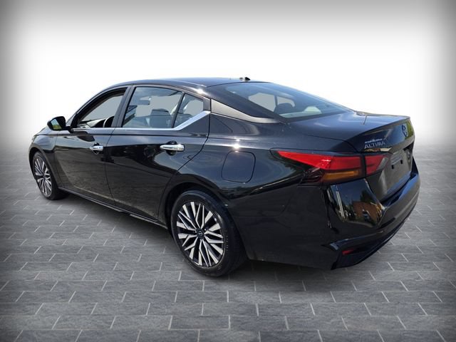 Used 2025 Nissan Altima 2.5 SV FWD image 7