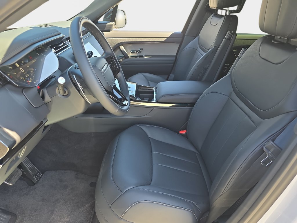 New 2026 Land Rover Range Rover Sport Dynamic SE AWD/4WD image 16