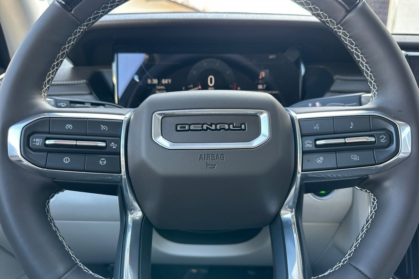 Certified 2025 GMC Acadia Denali w/ Super Cruise Package image 33