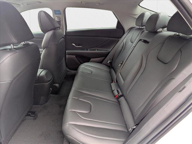 New 2025 Hyundai Elantra Limited image 18