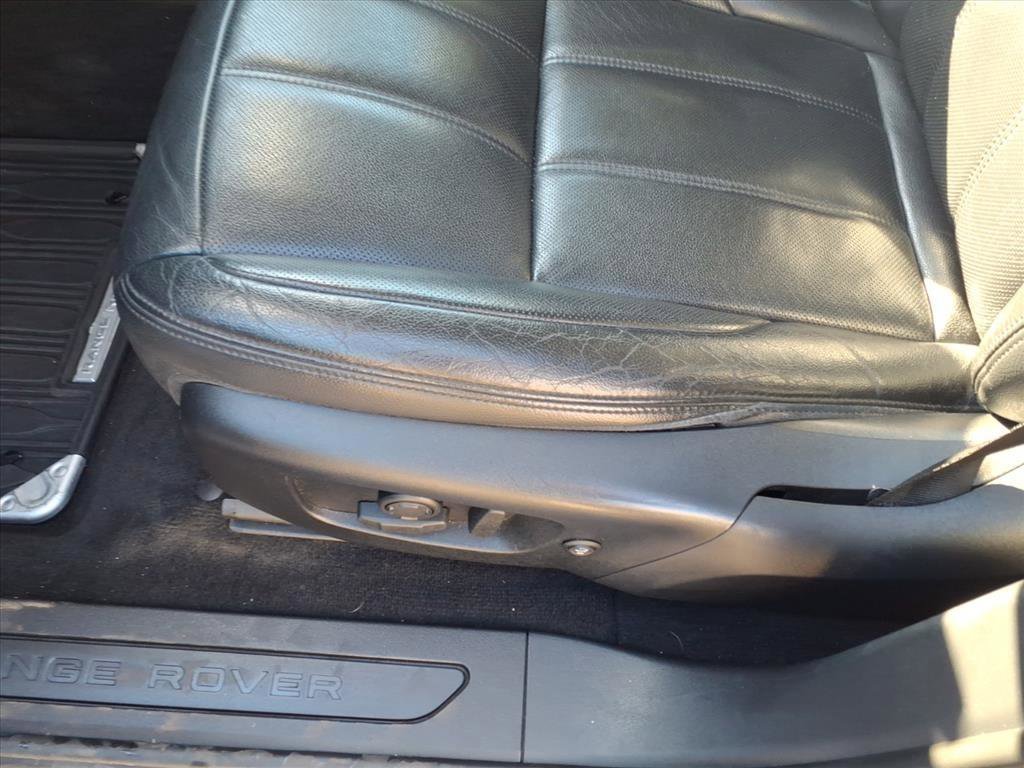 Used 2020 Land Rover Range Rover Evoque SE image 6