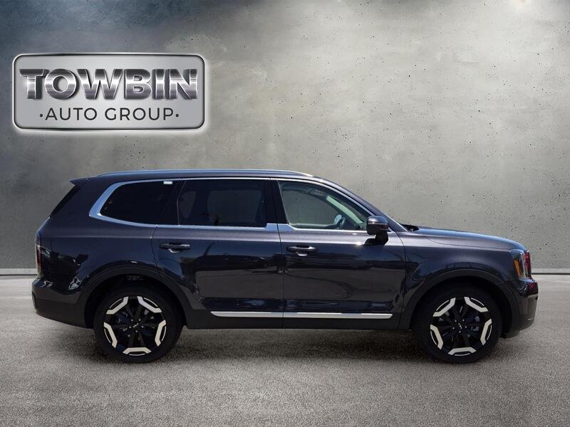 Certified 2025 Kia Telluride EX w/ EX Captain's Chair Package FWD image 3