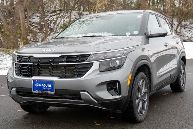 Used 2024 Kia Seltos LX image 2