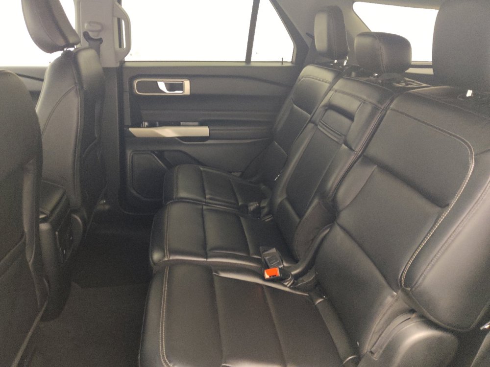 Used 2024 Ford Explorer XLT w/ Equipment Group 202A image 18