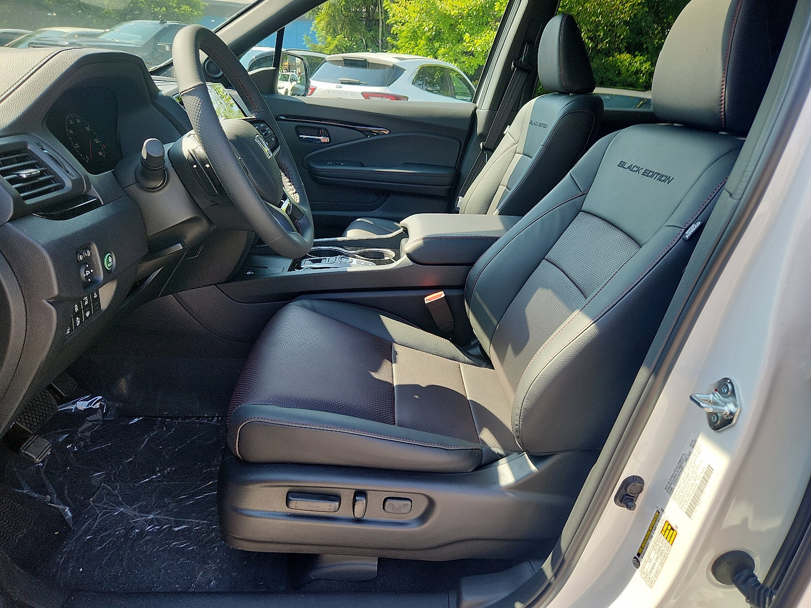 New 2025 Honda Ridgeline Black Edition image 9