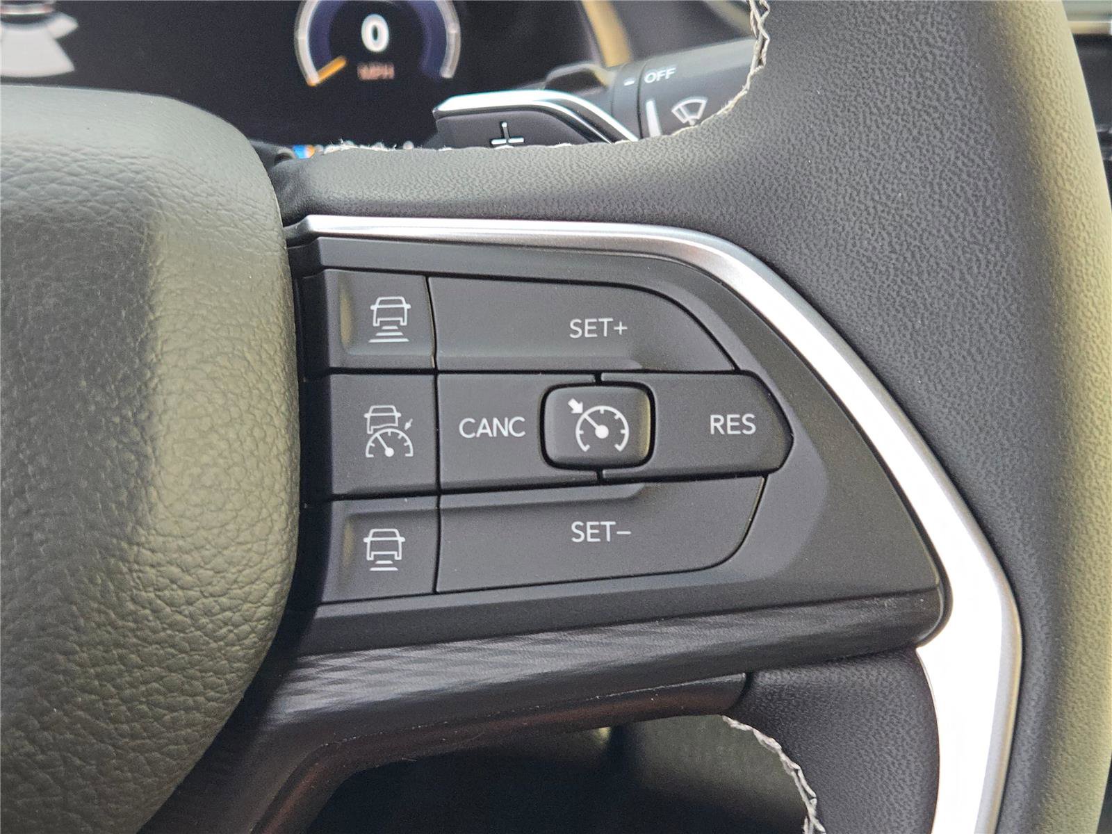 New 2025 Jeep Grand Cherokee Laredo w/ MOPAR Finishing Package image 33