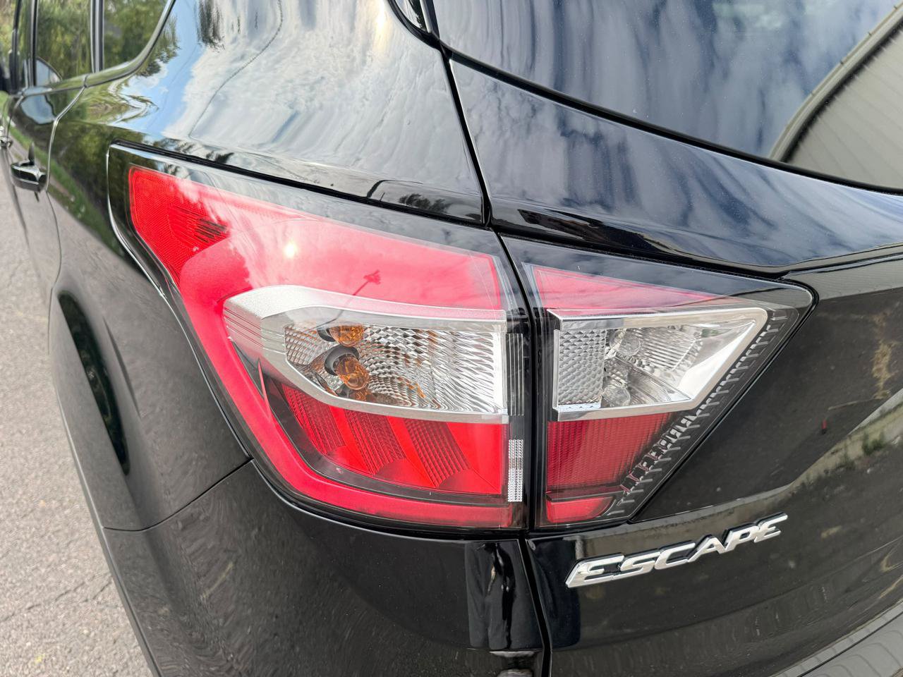 Used 2018 Ford Escape SEL AWD/4WD image 11