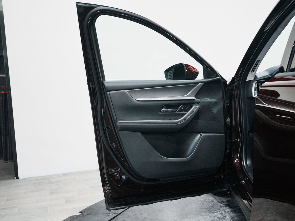 Used 2024 MAZDA CX-90 Plug-In Hybrid w/ Premium Pkg image 10
