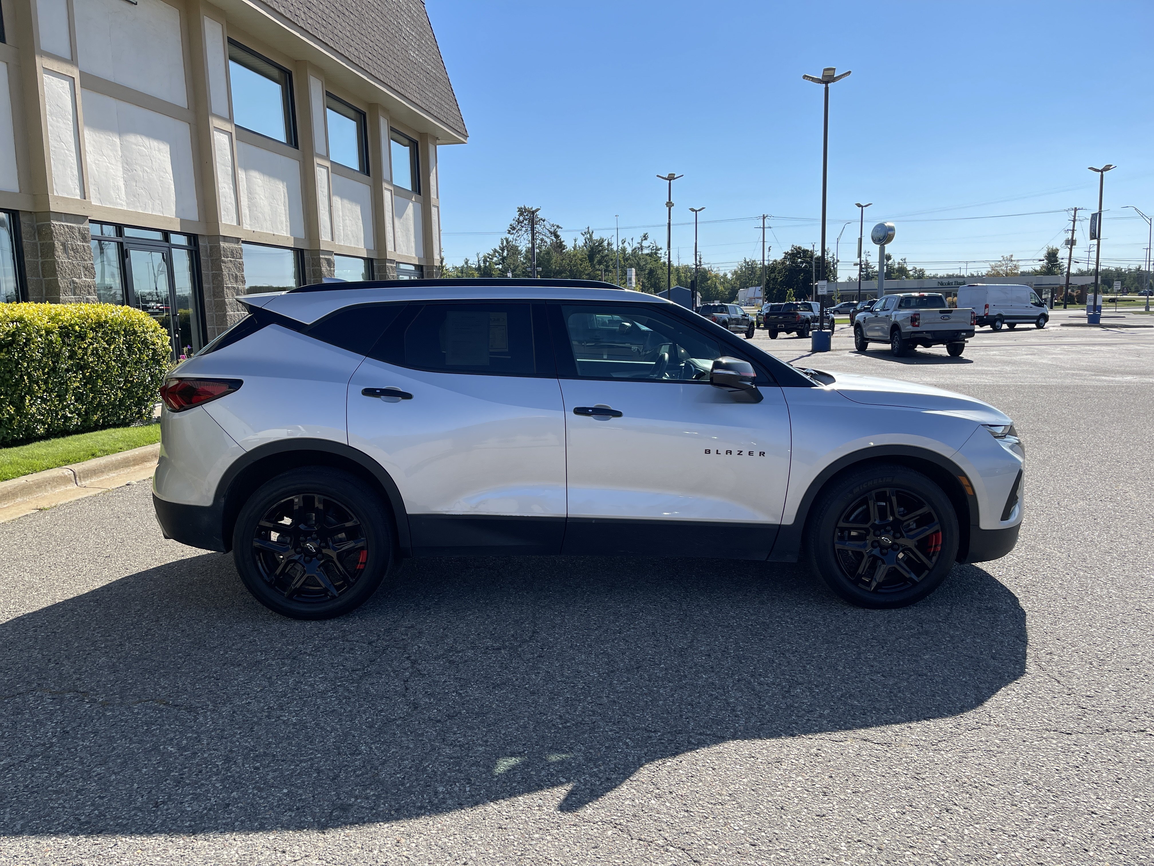 Used 2021 Chevrolet Blazer LT w/ Redline Edition AWD/4WD image 2