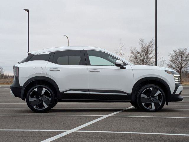 Used 2025 Nissan Kicks SR w/ Illumination Package FWD image 4