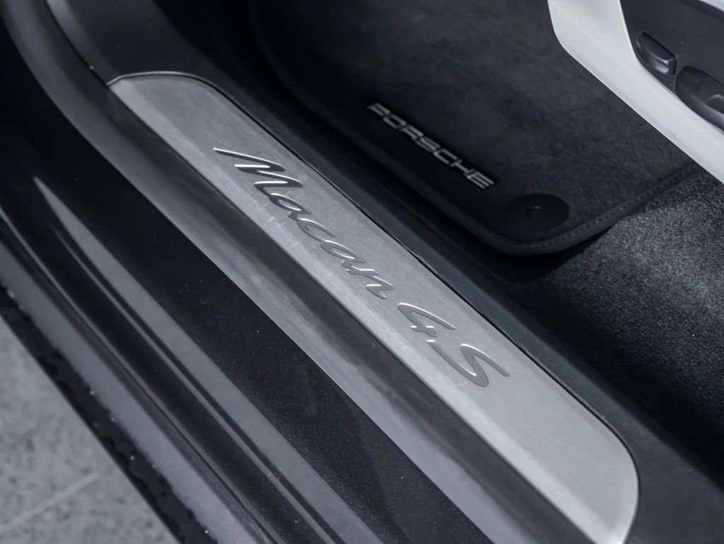 New 2026 Porsche Macan 4S Electric image 15