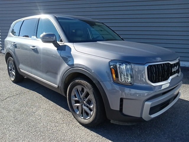 Used 2023 Kia Telluride LX