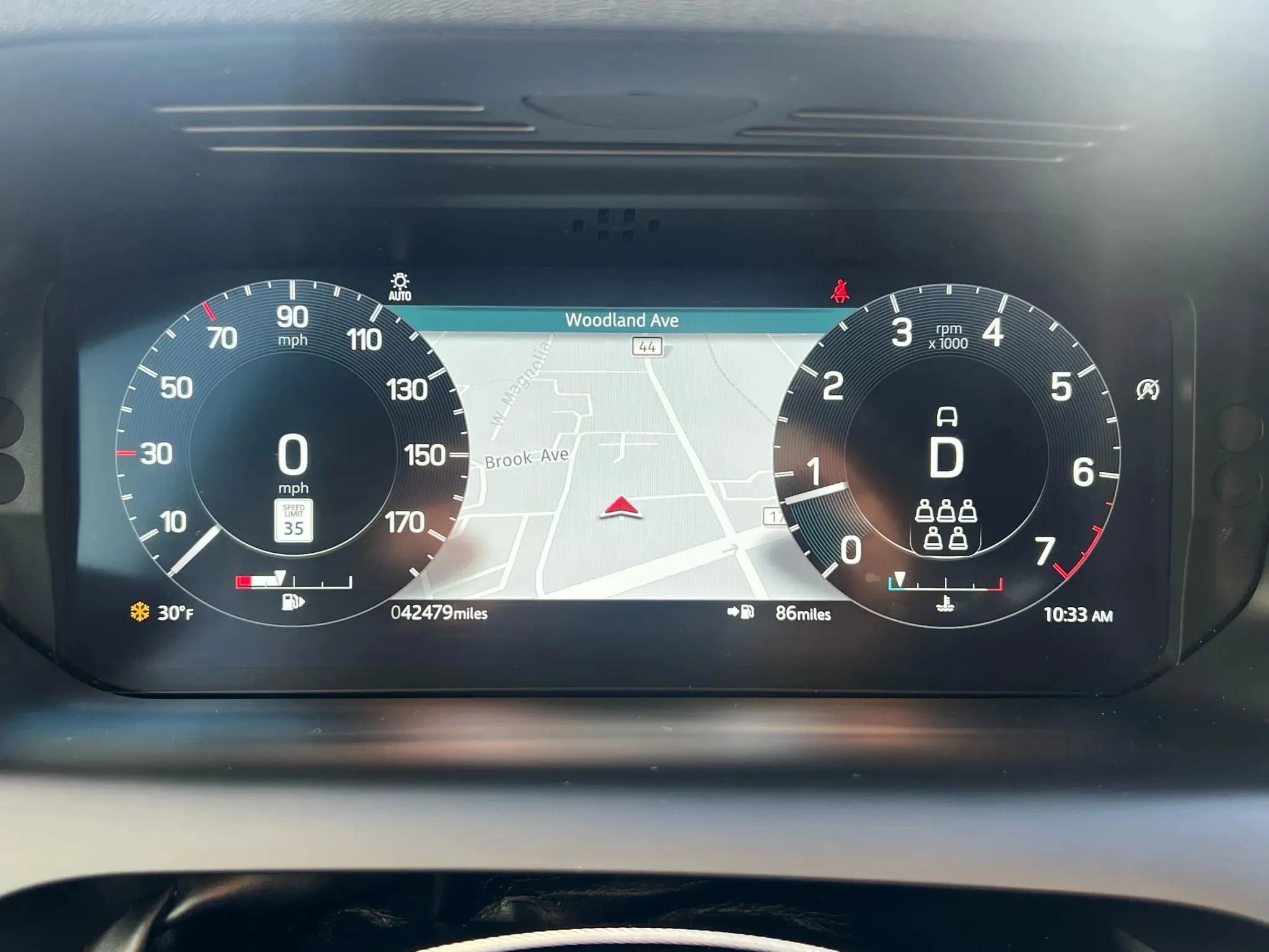 Used 2021 Land Rover Discovery Sport SE image 12