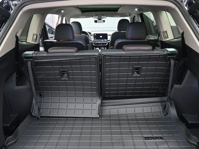 New 2026 Volkswagen Atlas Peak Edition image 14