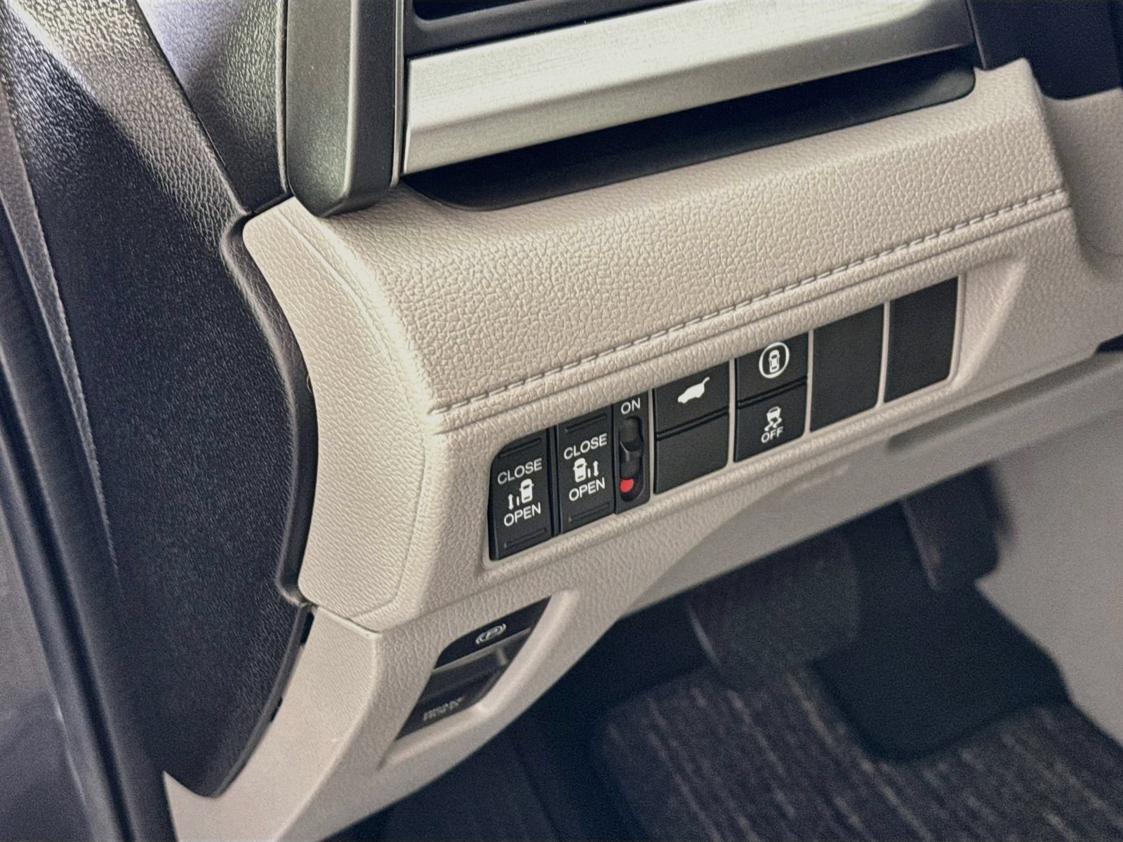 Used 2023 Honda Odyssey EX-L image 6
