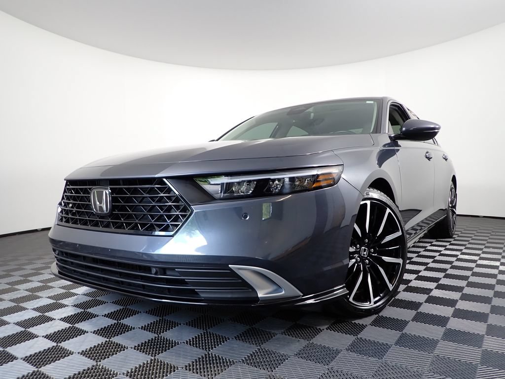 Used 2024 Honda Accord Touring image 2