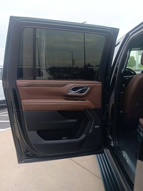 Used 2021 Chevrolet Suburban High Country image 14