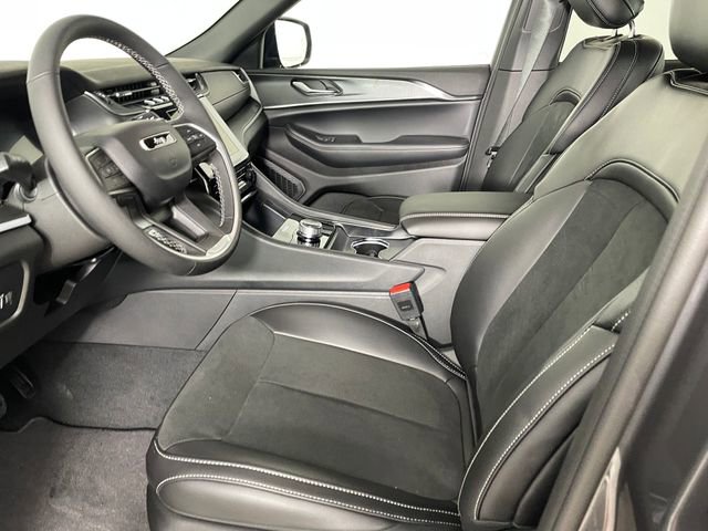 New 2025 Jeep Grand Cherokee Altitude AWD/4WD image 2