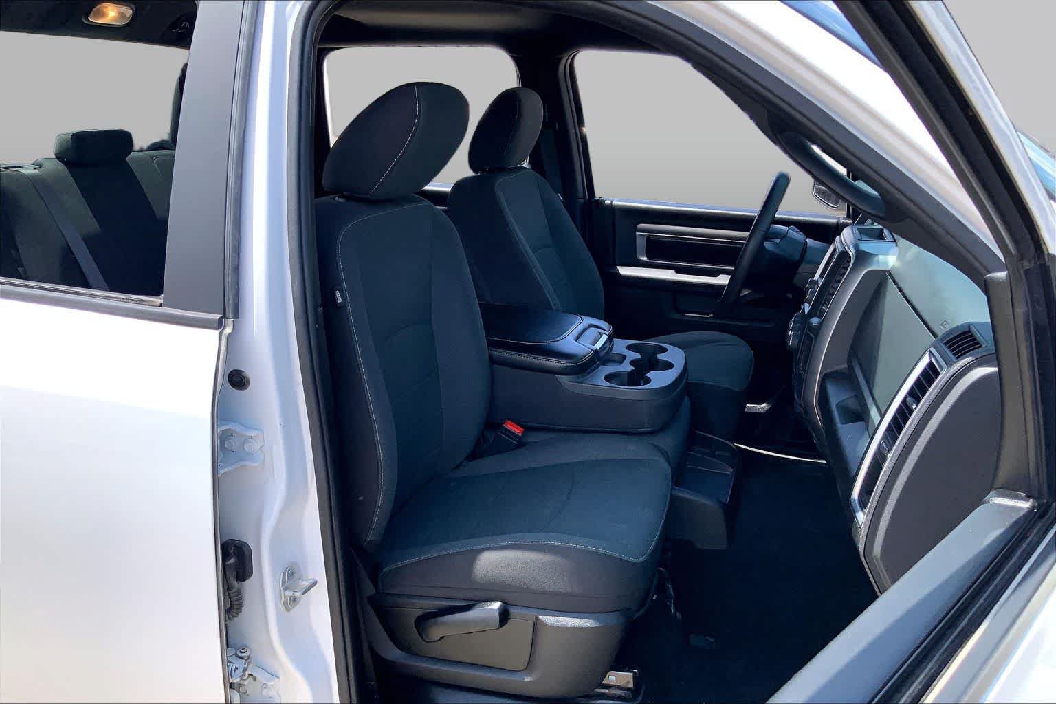 Used 2024 RAM 1500 Warlock AWD/4WD image 8