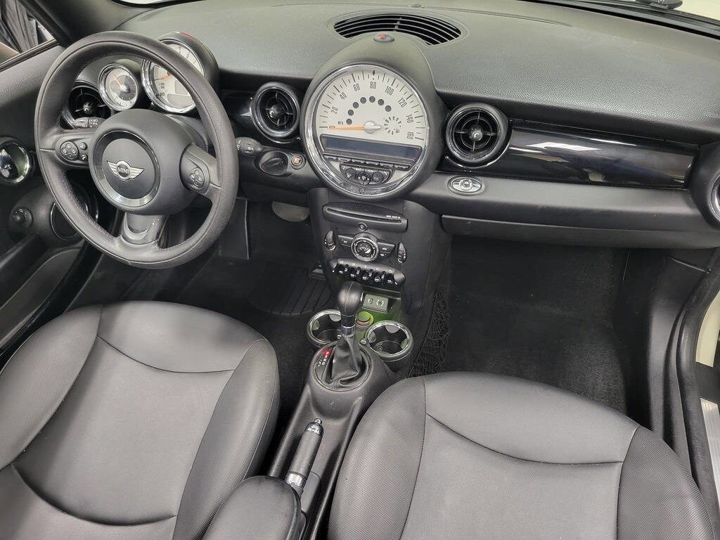 Used 2013 MINI Cooper Convertible image 32