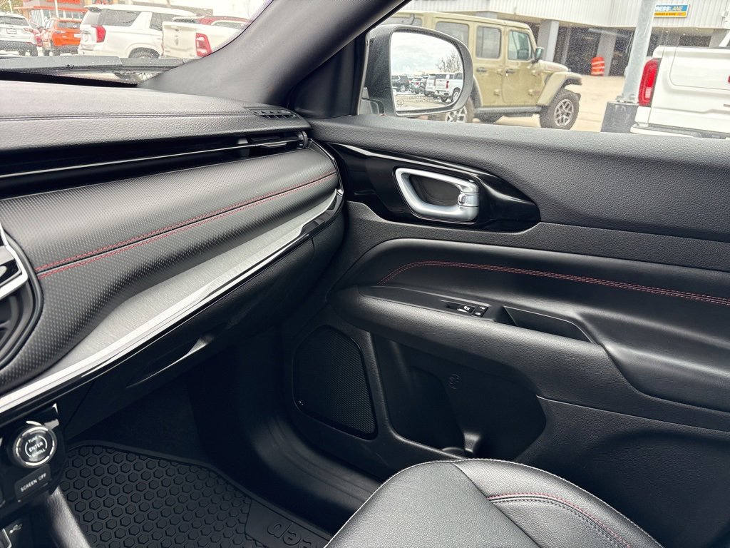 Used 2023 Jeep Compass Trailhawk image 20